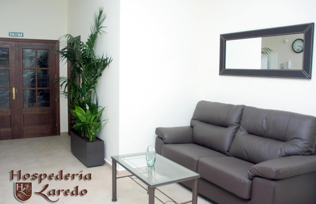 Hotel Hospederia Laredo La Carlota Esterno foto