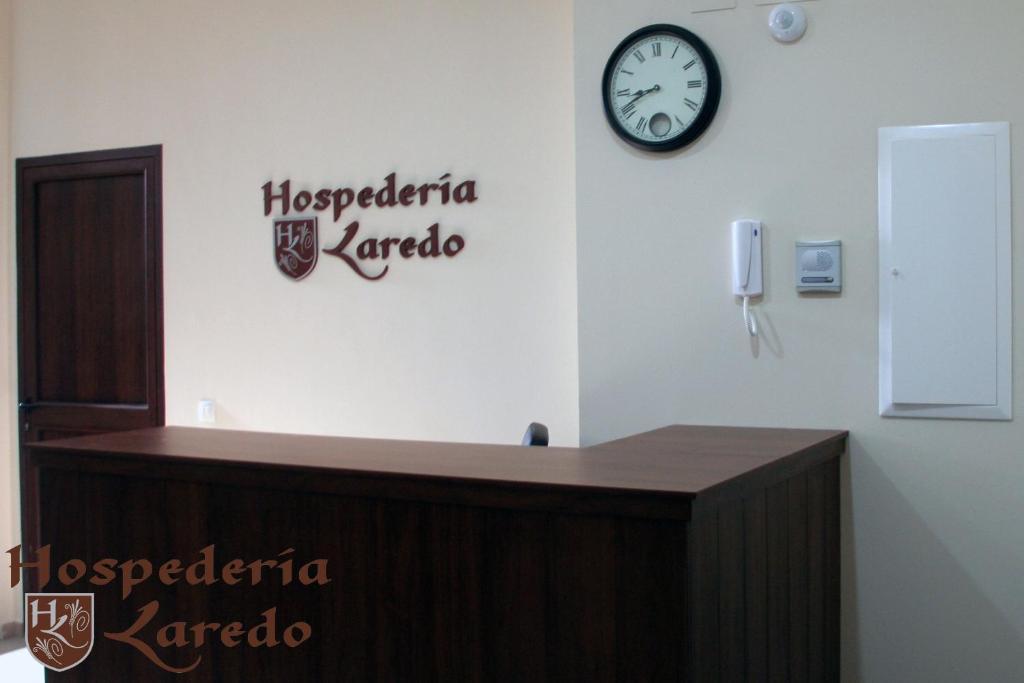 Hotel Hospederia Laredo La Carlota Esterno foto