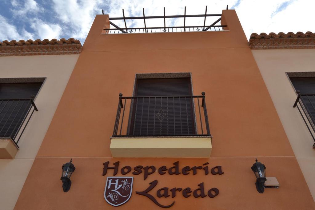 Hotel Hospederia Laredo La Carlota Esterno foto