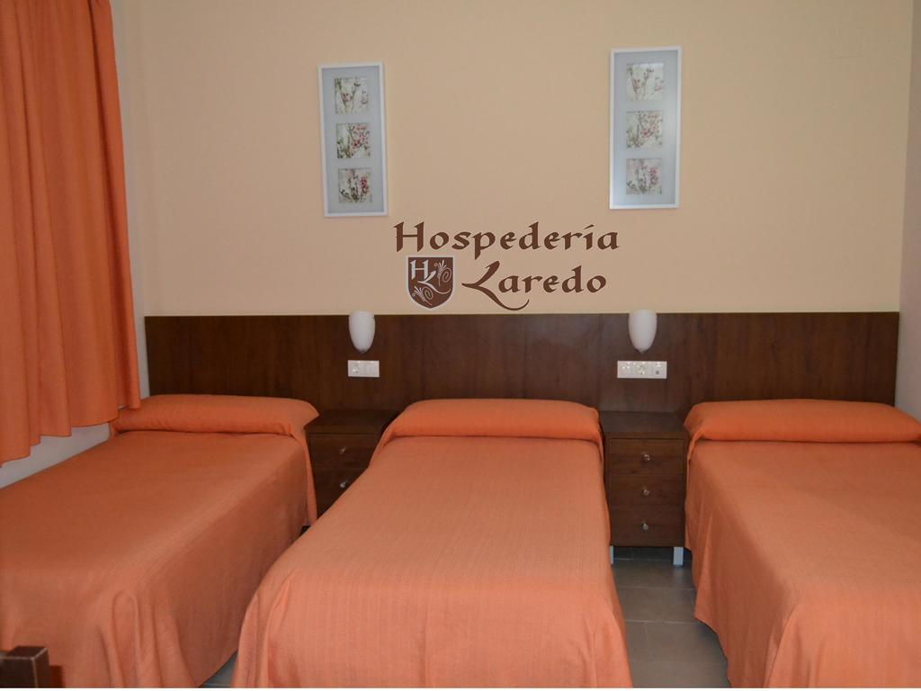 Hotel Hospederia Laredo La Carlota Esterno foto